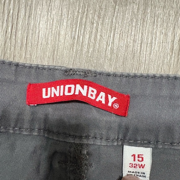UNIONBAY Women's Charcoal Cargo Shorts - Picture 4 of 4